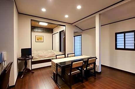 Japanese Western Room Universal Twin Room 2-3 adult