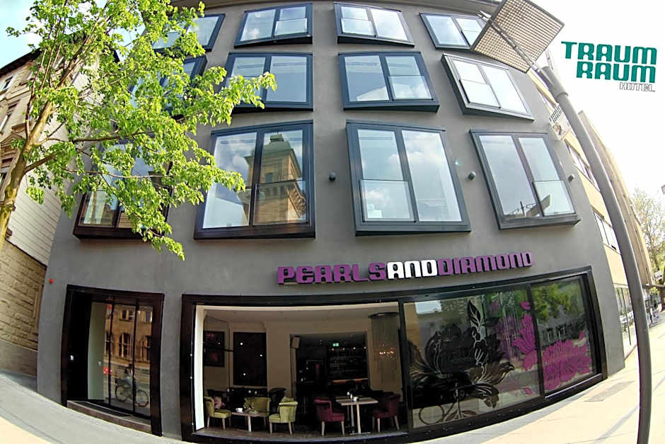 Hotel TraumRaum - "SELF CHECK IN"