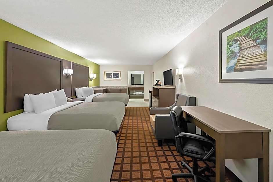 Quality Inn Raeford