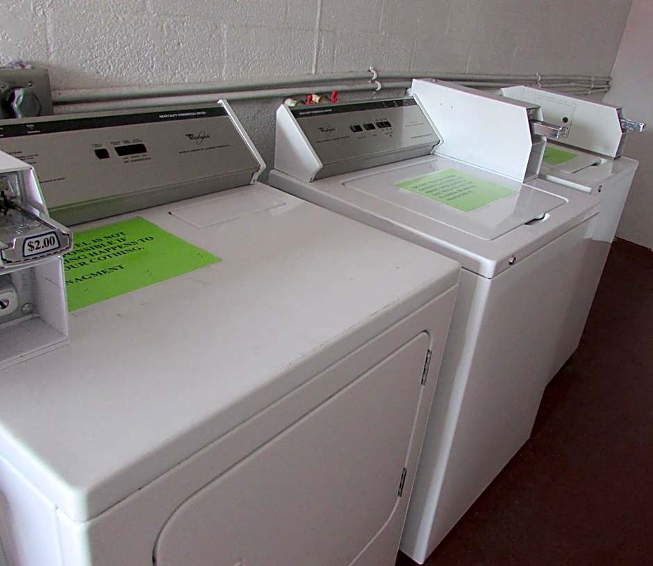 Howard Johnson by Wyndham Ft. Myers FL