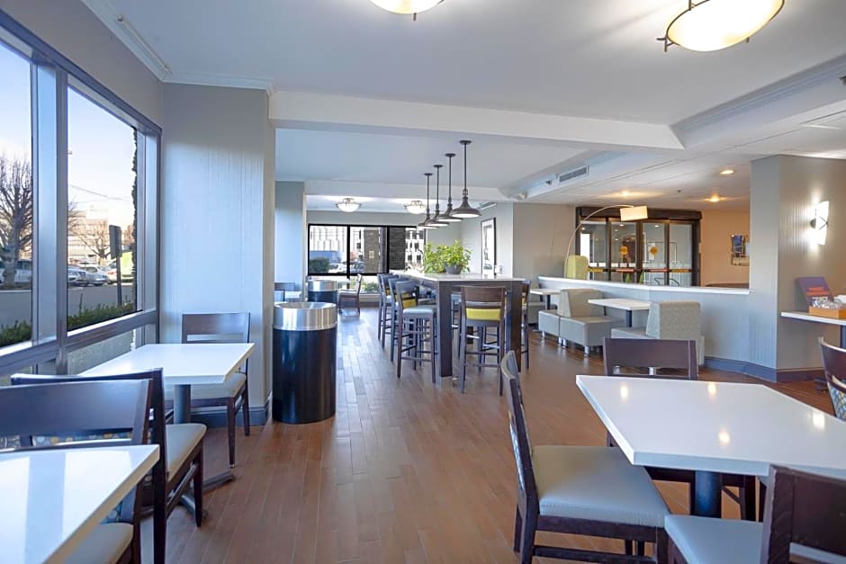 Holiday Inn Express - Newark Airport - Elizabeth by IHG