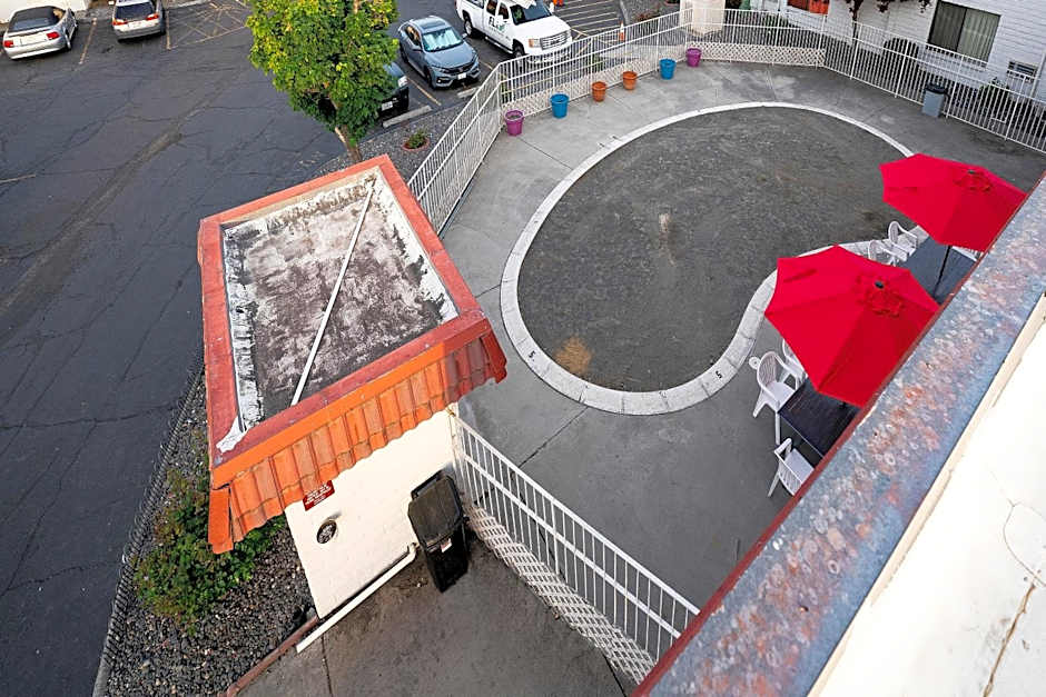 Hermiston Inn & Suites