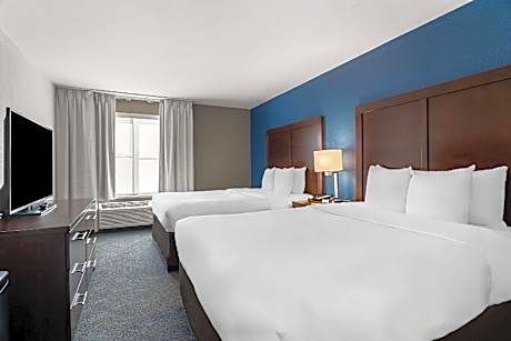 2 Queen Beds, Suite, Nonsmoking