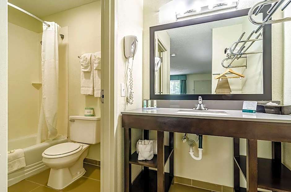 Quality Inn & Suites Creedmoor - Butner