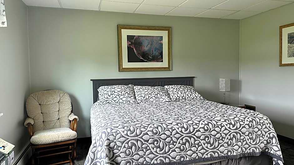 Colonial Valley Motel