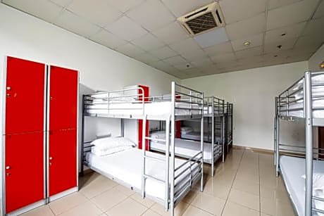 Bed in 10-Bed Mixed Dorm Ensuite