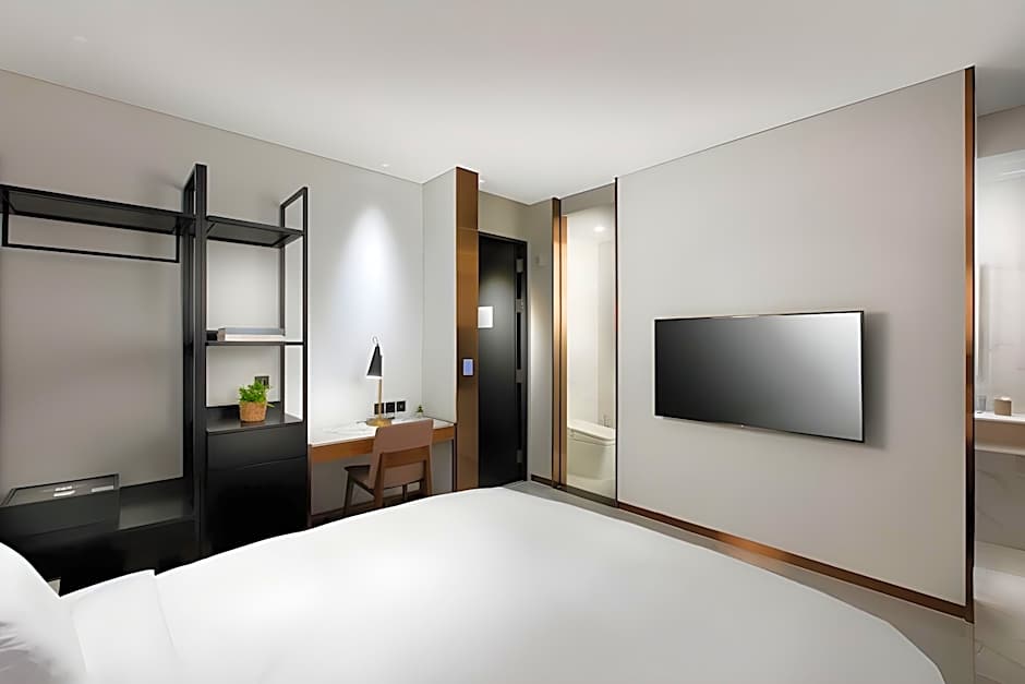 N Bridge Hotel