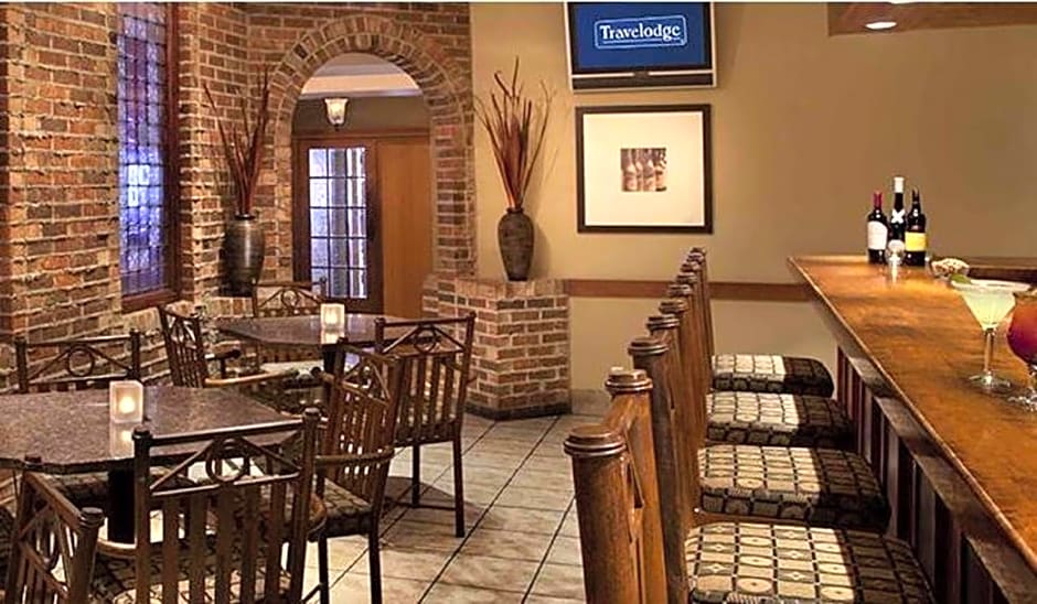 Travelodge by Wyndham Kingston LaSalle Hotel