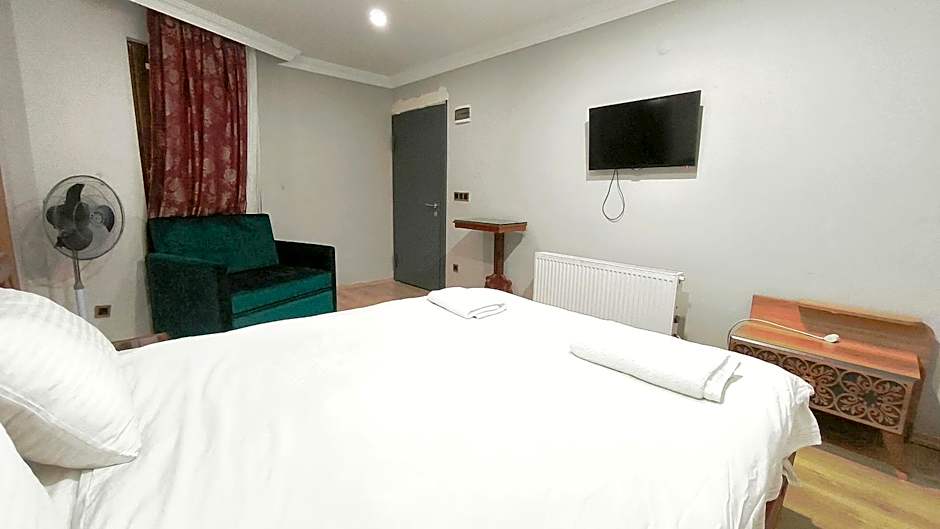 Photo 1 of 6 of Double Room