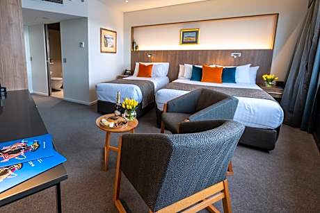 Deluxe Double or Twin Room with Harbor View