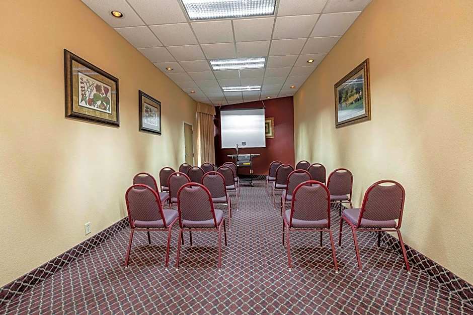 Red Roof Inn & Suites Macon