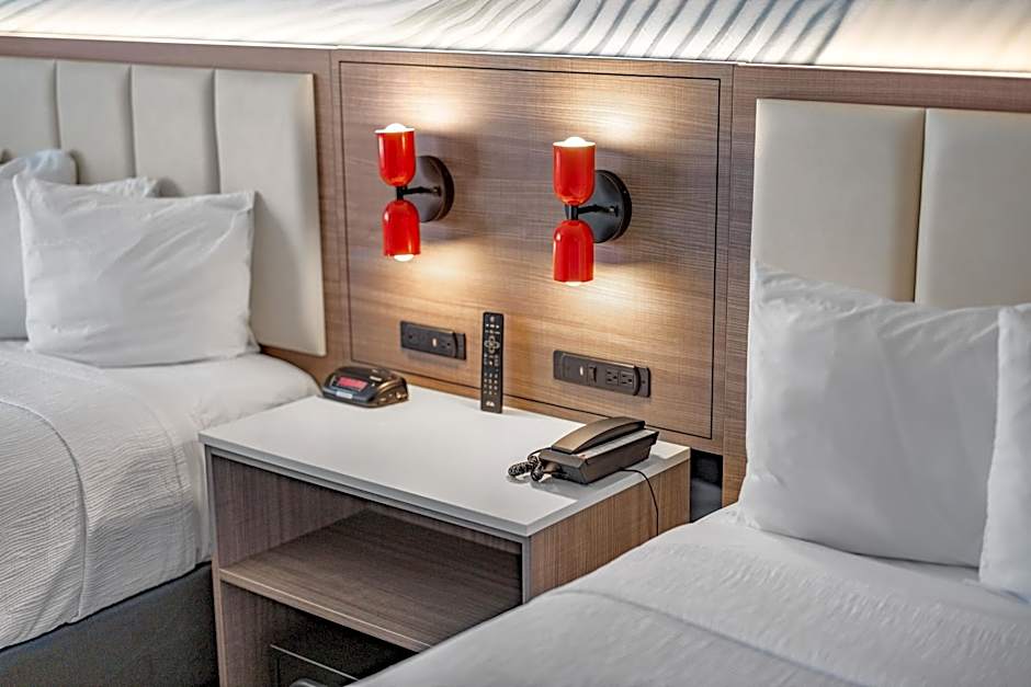 Hotel Skye San Francisco Airport SFO FREE SHUTTLE AND BREAKFAST!