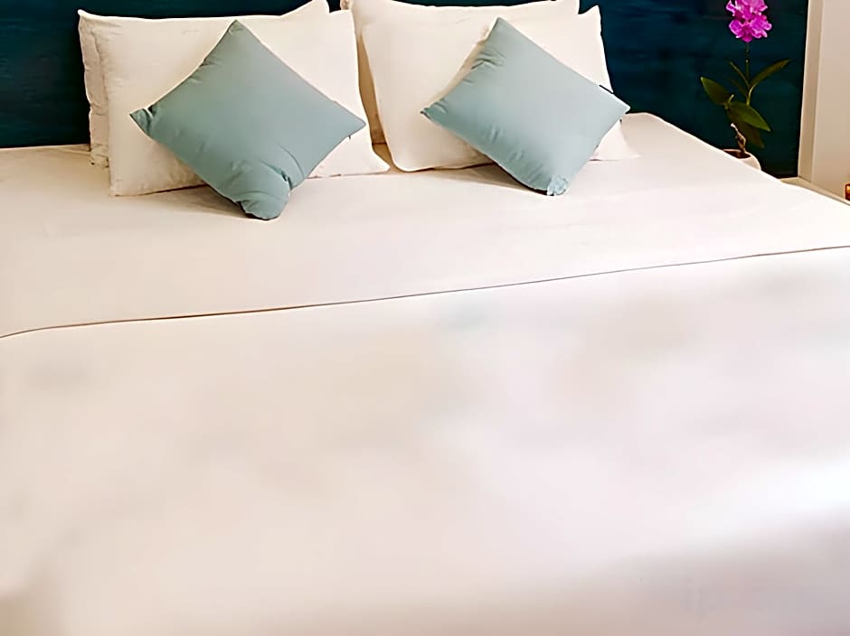 Planktons Beach Hotel