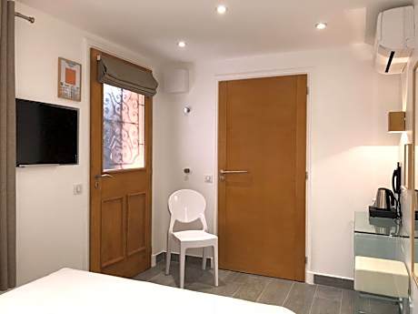 Annex Double Room - Disability Access behind the main building next to parking