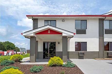 Super 8 by Wyndham Farmville