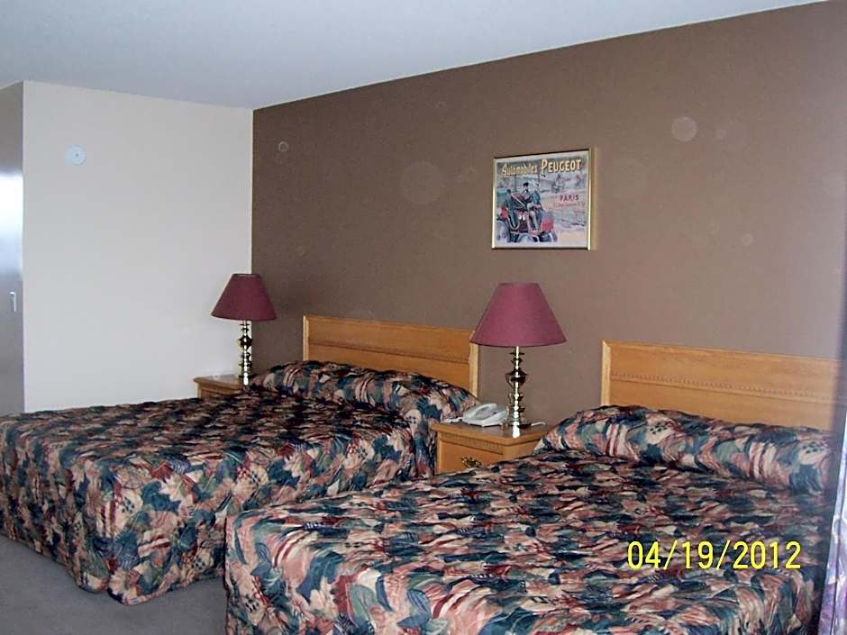 Foto 1 de 5 de 2 Queen Beds, Smoking