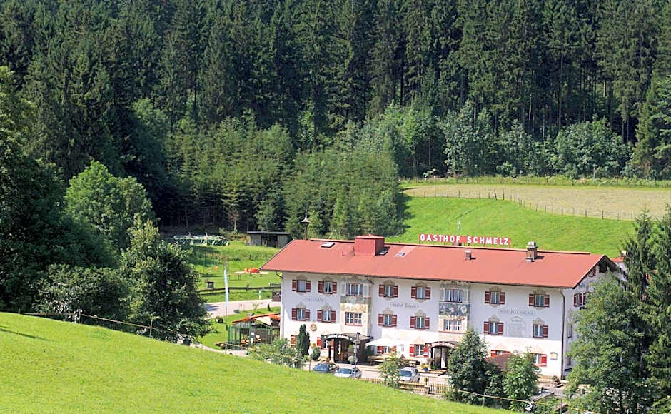 Aktivhotel & Gasthof Schmelz Ihr familienfreundliches Urlaubs Hotel mit Wellness, Almsauna, Chiemgau Karte