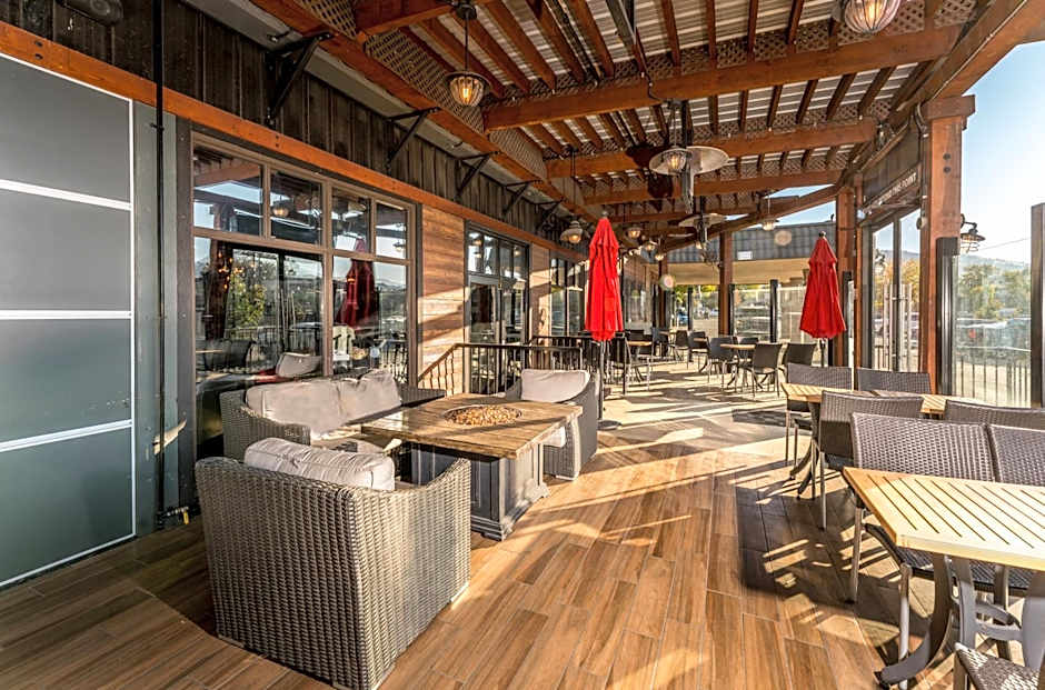 Prestige Vernon Lodge & Conference Centre