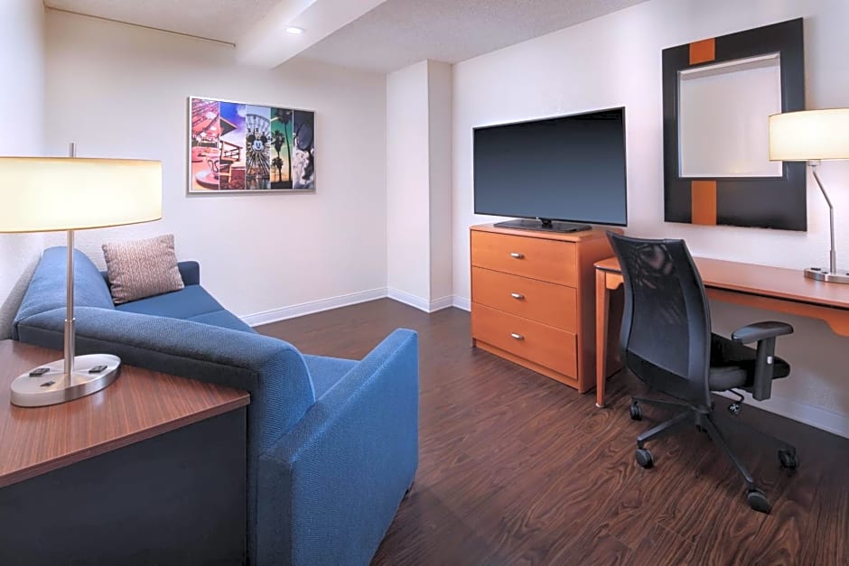 Fairfield by Marriott Anaheim Resort