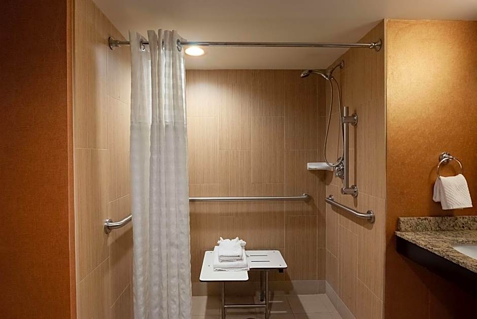 DoubleTree by Hilton Hotel Cleveland Downtown - Lakeside