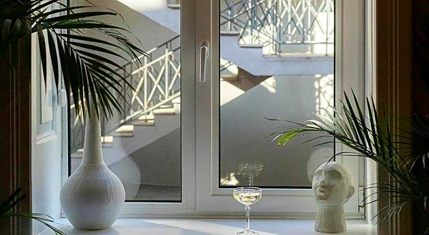 Unfound Door - Design Hotel