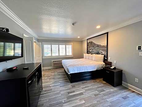 Two-Bedroom King Suite - Non-Smoking