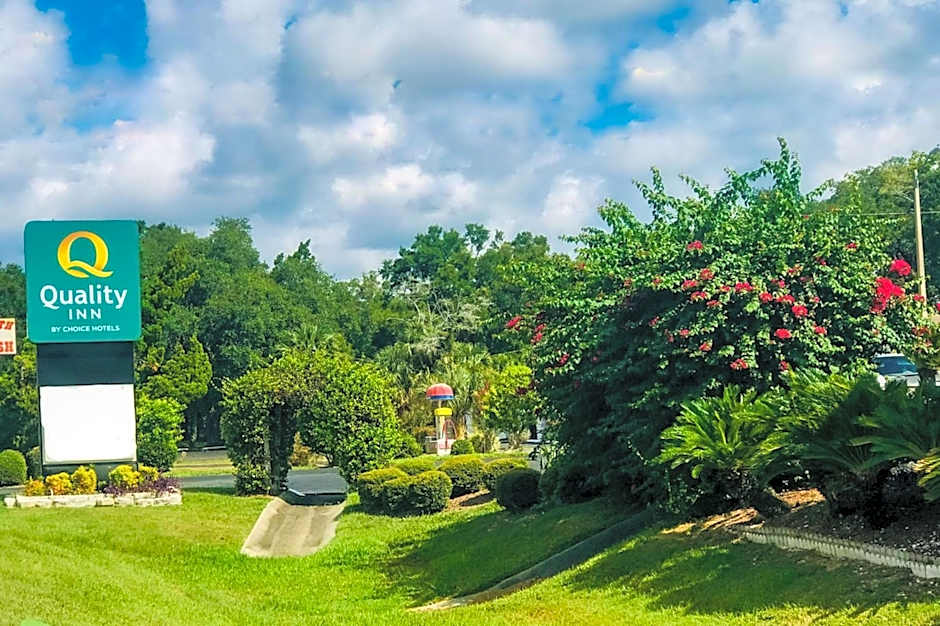 Quality Inn near Manatee Springs State Park