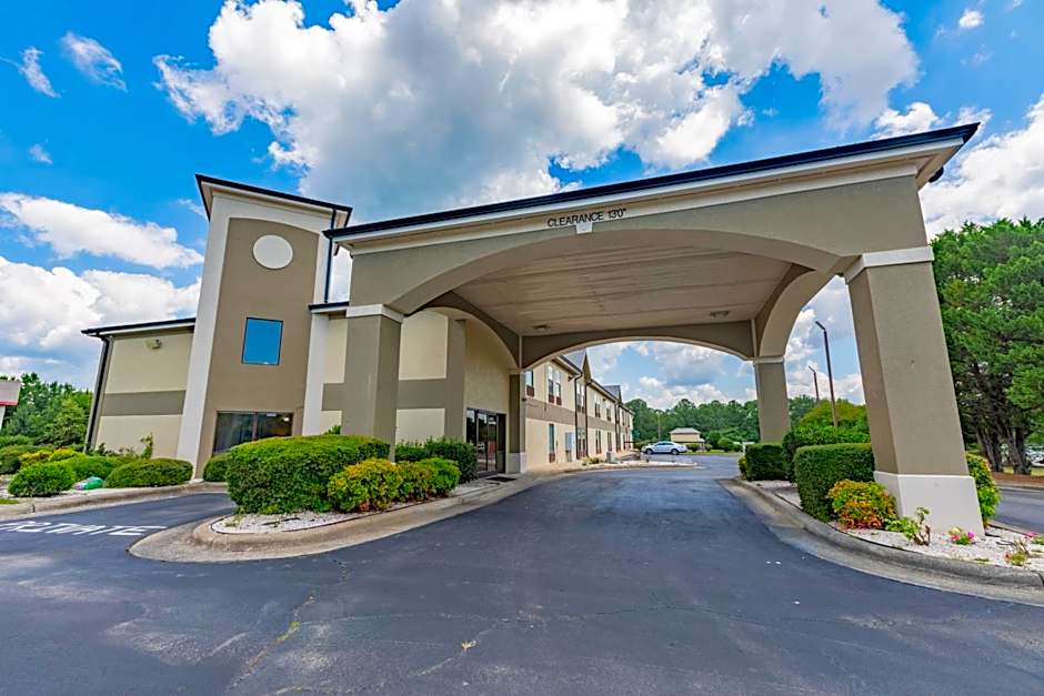 Baymont by Wyndham Creedmoor