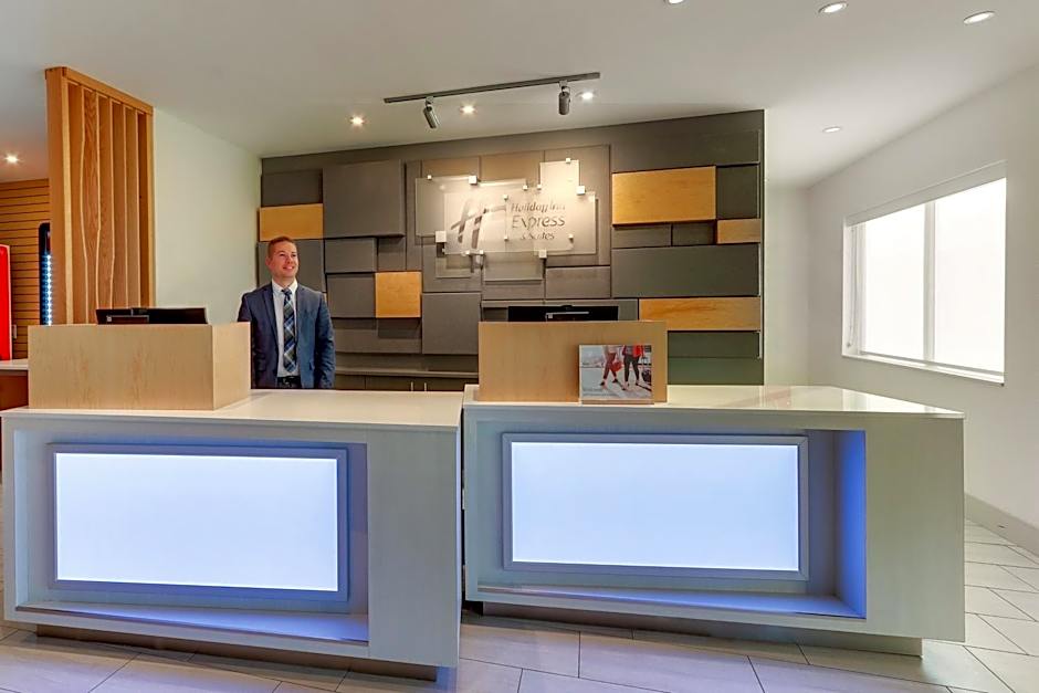 Holiday Inn Express & Suites Middletown - Goshen By IHG