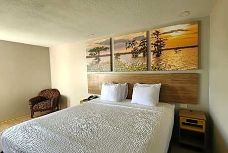 King Room - Non-Smoking