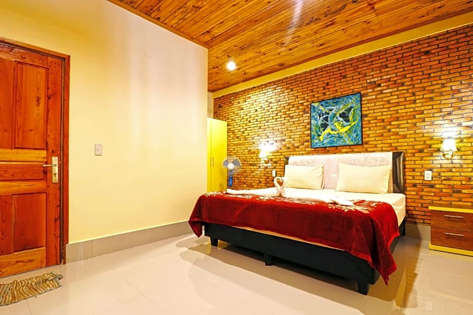 Tuk Tuk Timbul Bungalows