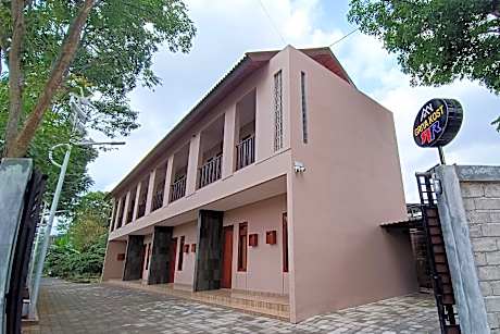 OYO Life 93497 Griya Kost Rr