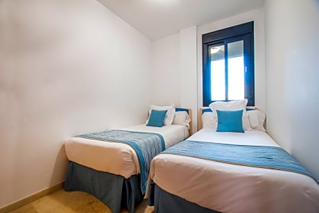 3 BEDROOM APARTMENT 5 ADULTS