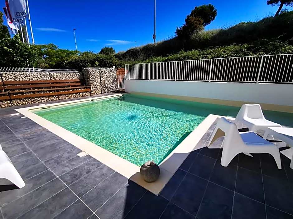 Kyriad Prestige Montpellier Ouest - Croix D'argent