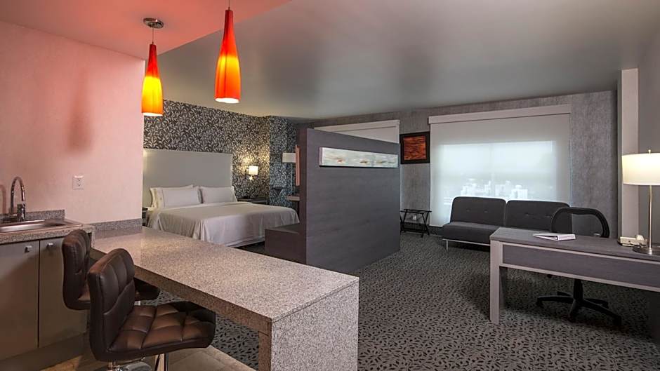 Holiday Inn Express & Suites Queretaro By IHG