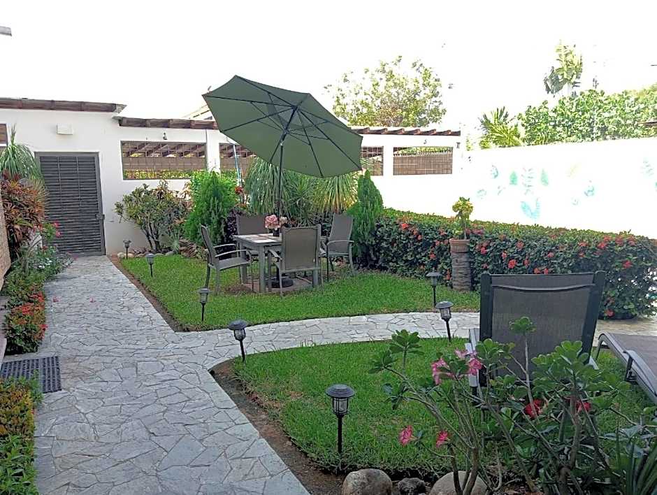Apartment Tortugas- rooms with AC, and great pool at 5 min to Carrizalillo beach and restaurants of Benito Juarez Bulevard
