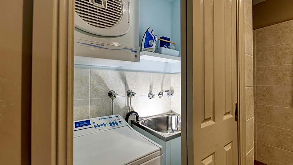 Edward Parry Motel and Apartments