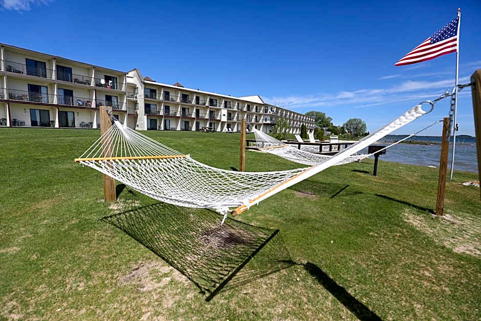 Bavarian Haus Lakefront Inn