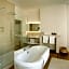 B&B Alphabet - Luxury Guesthouse and Art Gallery