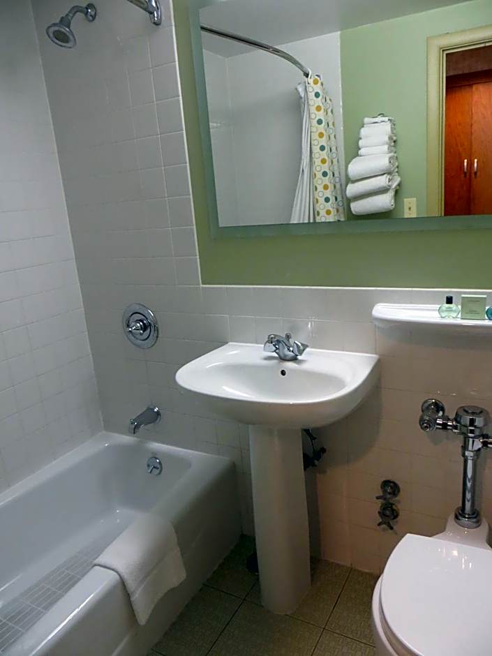 Carleton Of Oak Park