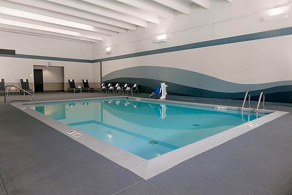 DoubleTree by Hilton Lansing