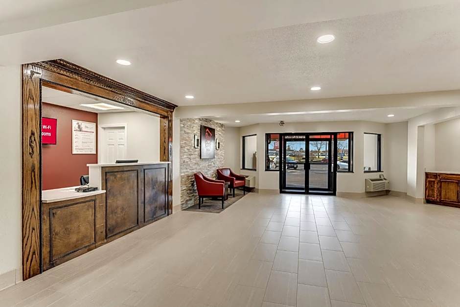 Red Roof Inn & Suites Newport - Middletown, RI