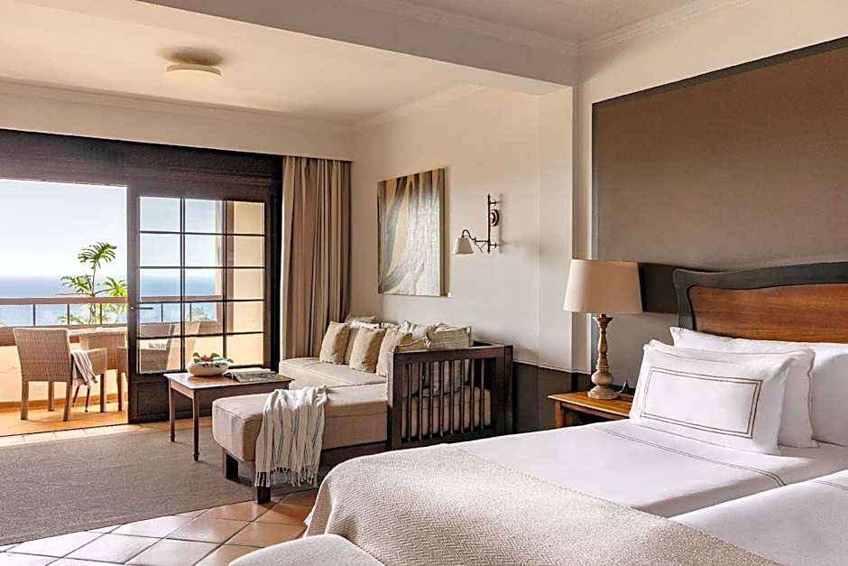 Photo 1 of 10 of Junior Suite