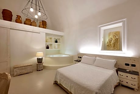 Suite with Balcony and Spa Bath