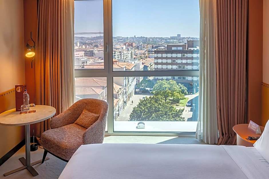 Cenica Porto Hotel, Curio Collection by Hilton