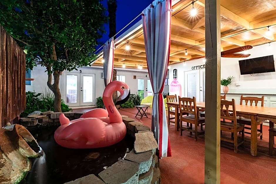Float Palm Springs - Adults Only