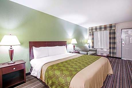 1 King Bed, Nonsmoking