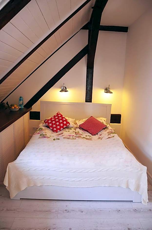 Stare Sady Chillout Rooms "Pod Jabłoniami"