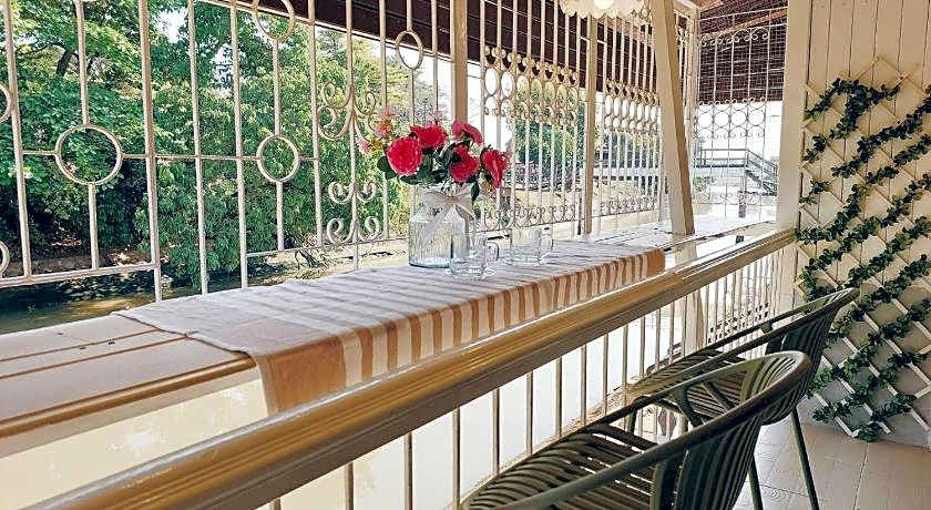 Green Riverside Homestay