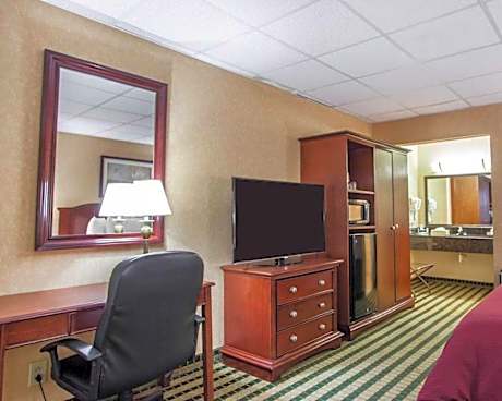 King Room with Sofa Bed - Non-Smoking